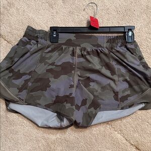 2386 Lululemon Hotty Hot High-Rise Lined Short 4" 10 Heritage 365 Camo Dusky